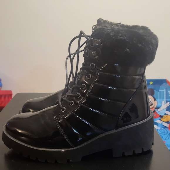 Women's size 11 black platinum leather boots with faux fur at the top by ROUGE - Picture 2 of 6